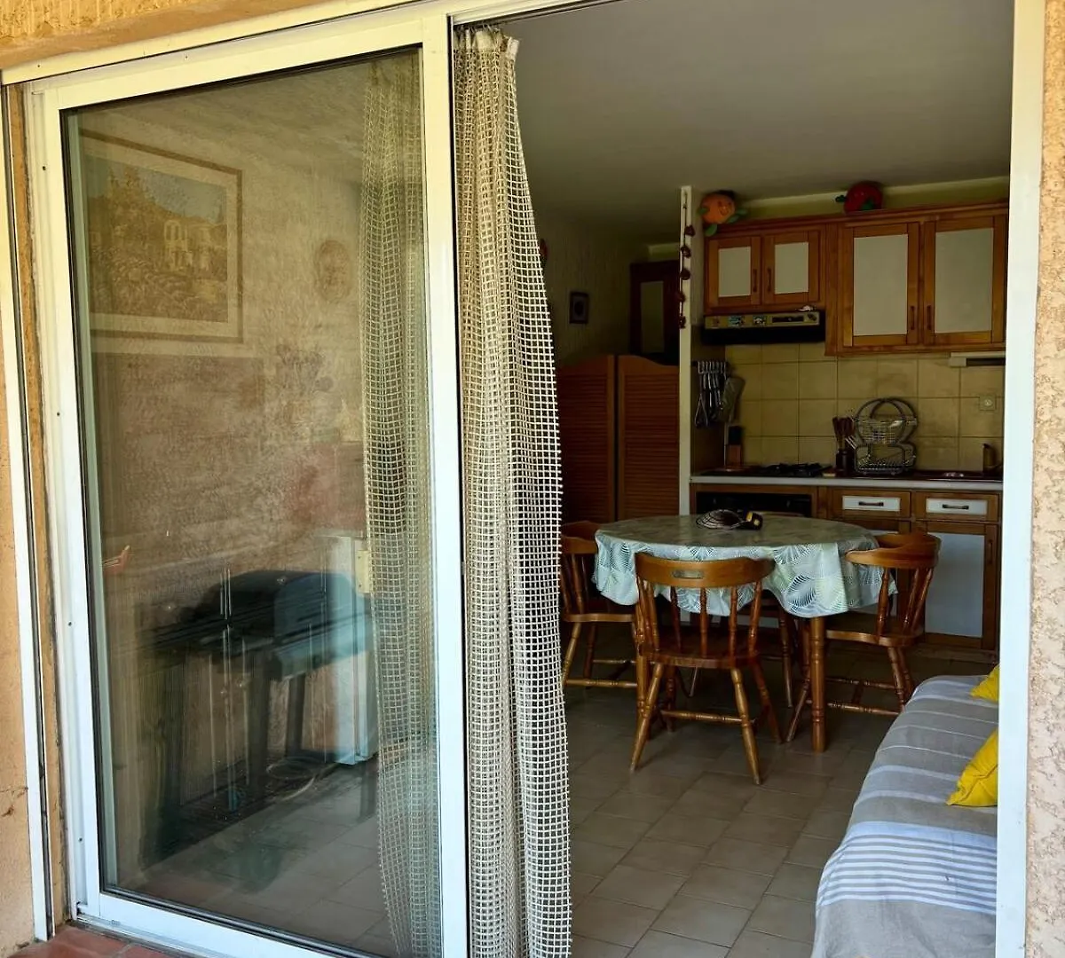 Appartement Bormes-Les-Mimosas - Residence Avec Piscine 0*,  Francia